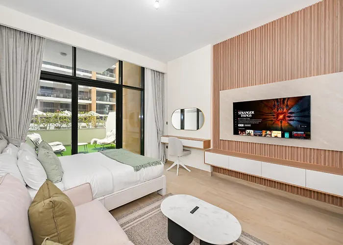 Modern Studio, Swimming Pool, Balcony, And Close To Burj Khalifa Dubai