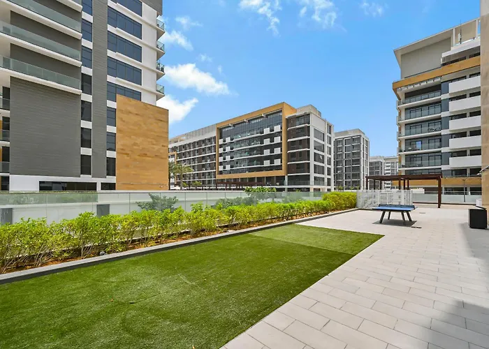 Modern Studio, Swimming Pool, Balcony, And Close To Burj Khalifa Dubai
