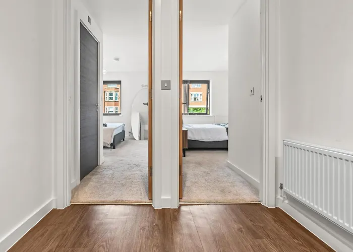 York - Balcony - Central - Sleeps 6