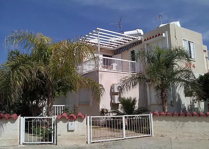 Quiet Top Floor One Bedroom Apartment In Pyla Near Beach Oroklini