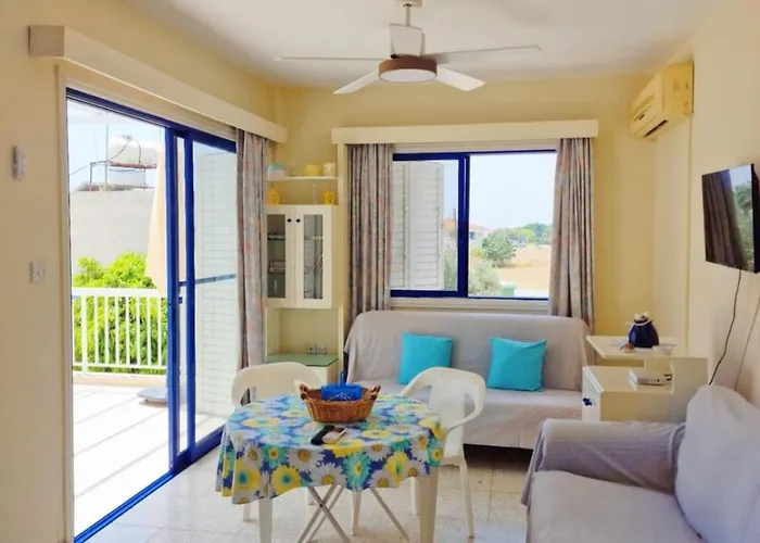 Quiet Top Floor One Bedroom Apartment In Pyla Near Beach Oroklini