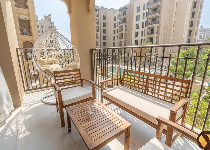 Vogue Vacation Homes, Madinat Jumeirah Living Jadeel Near Burj Alarab, Two-Bedroom Apartment With Large Balcony And Pool View, Access To All Amenities Dubai