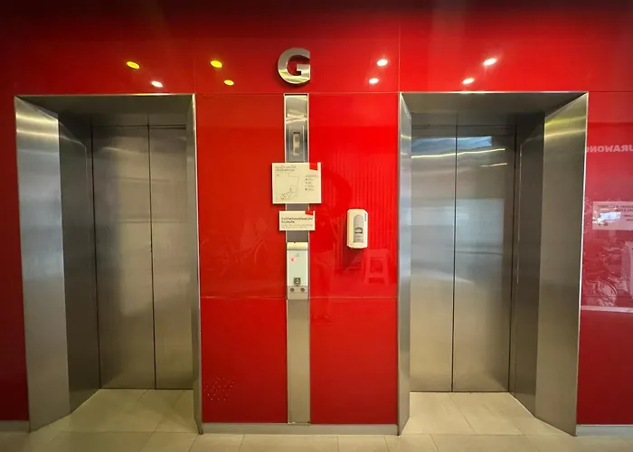 Easy Planet Bangkok Surawong Hotel