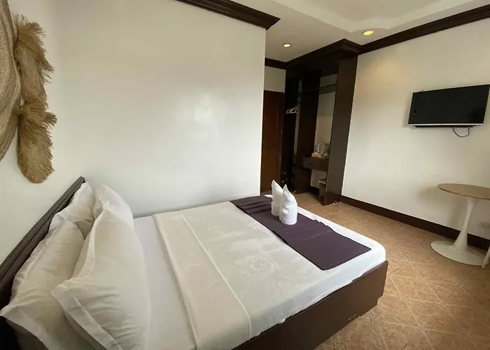 Oceana Bay Coron Hotel
