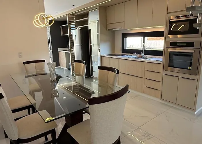 Casa Alto Padrao Com Piscina Perto Da Praia Florianopolis