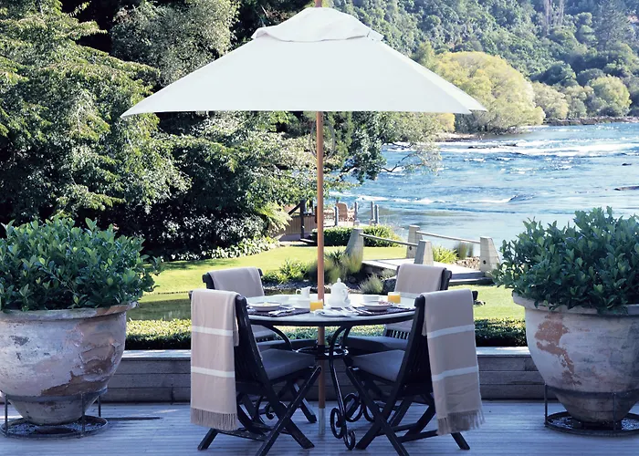 Huka Lodge, Beckons Taupo