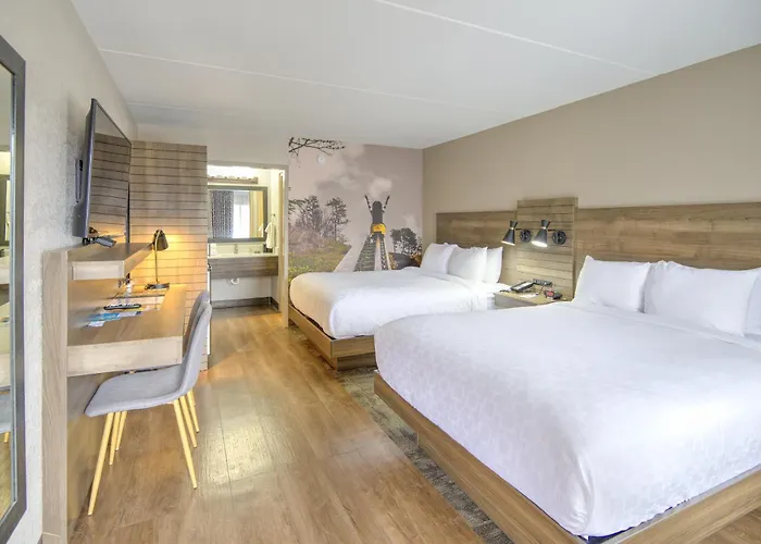 Clarion Pointe Downtown Gatlinburg Hotel