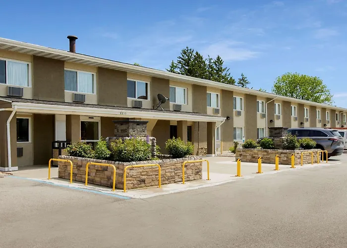 Rodeway Inn & Suites Grand Rapids Southeast Cascade