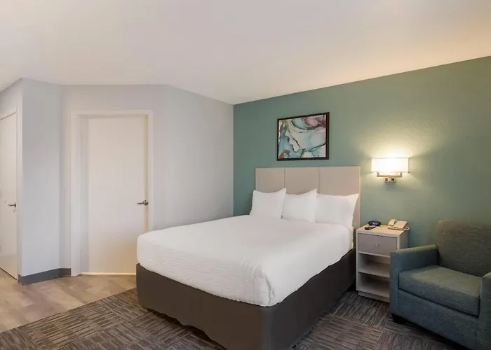 Mainstay Suites Omaha Old Mill Boys Town