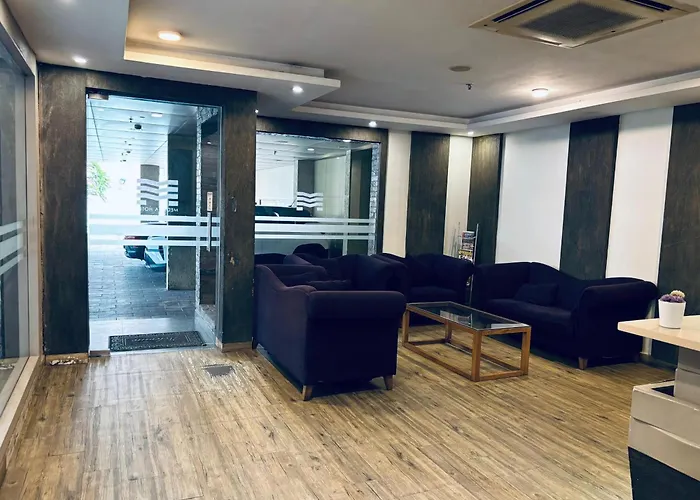 Medora Hotel By Rak Rooms Kozhikode