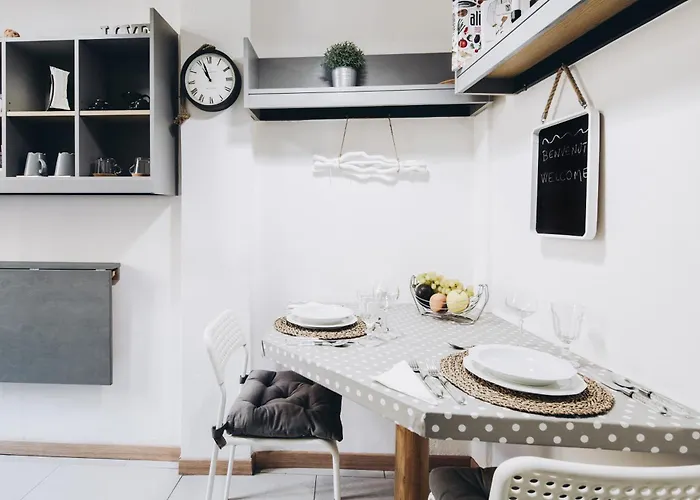 Piazza Aldrovandi - Quiet Balcony Apartment In The Historic Center Bologna