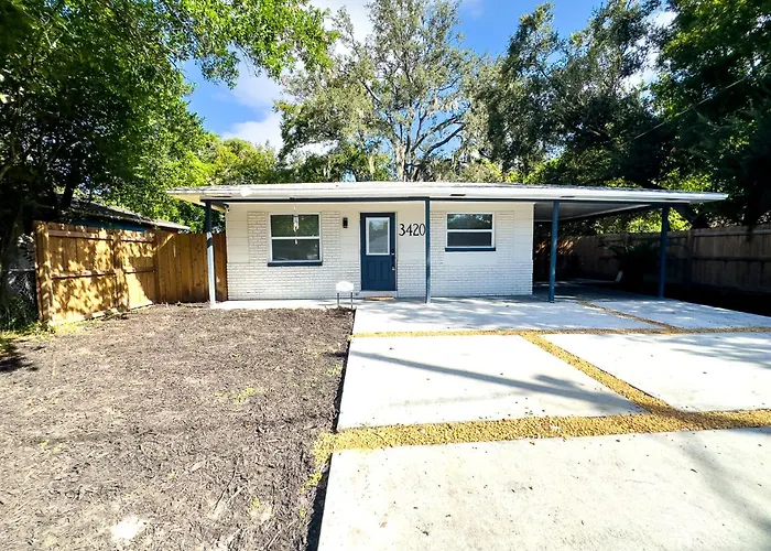 Chic & Stylish House In Tampa Ybor&Busch Villa