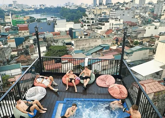Lakeview Backpackers Hostel & Rooftop Bar Hanoi