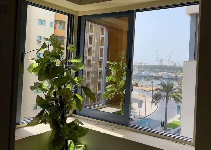 Apartment Near Bus Station & Market Men Only Sharjah