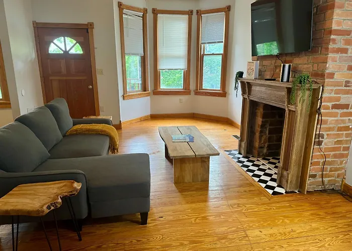 Jungle House Luxury Stays - Columbus Downtown Short North