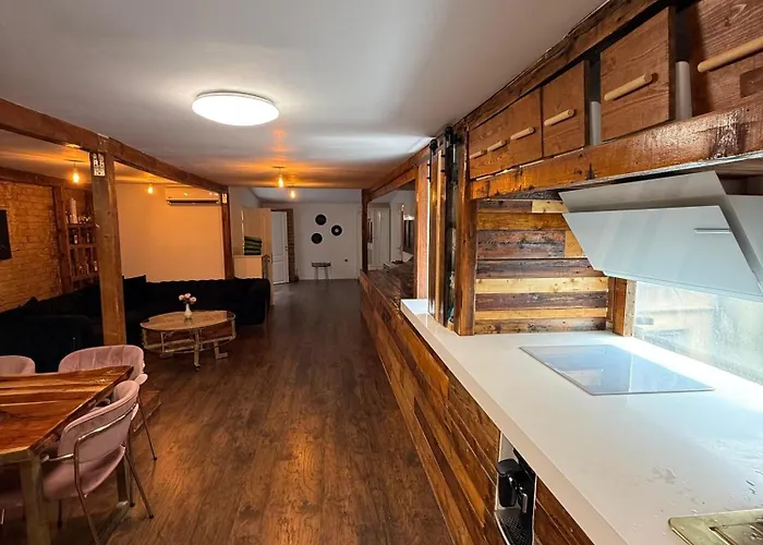 Old Town Penthouse 16 Guests Apartment Bucharest