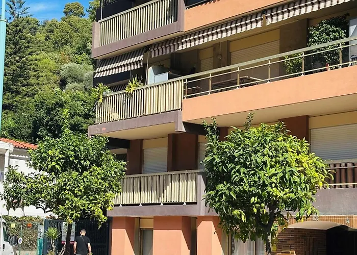 T2 Menton - Garage - Proche Centre Ville & Mer