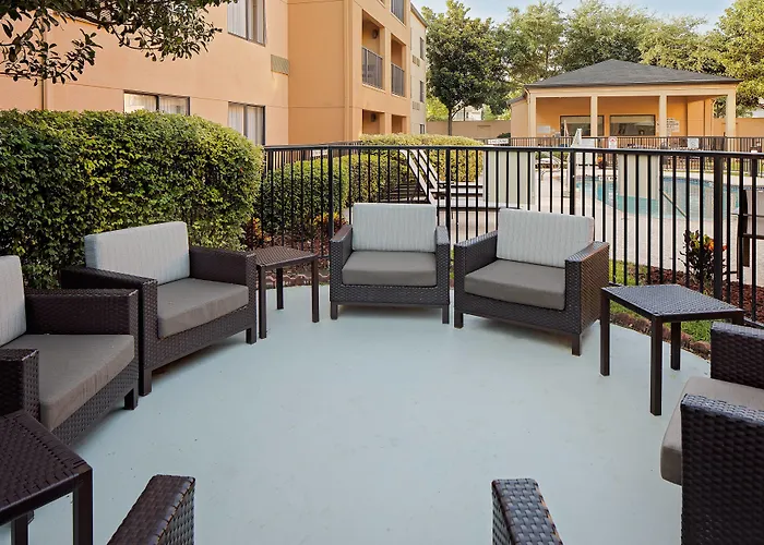 Courtyard Houston Westchase Hotel
