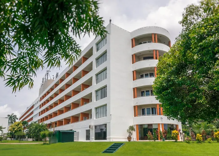 Inya Lake Hotel Yangon