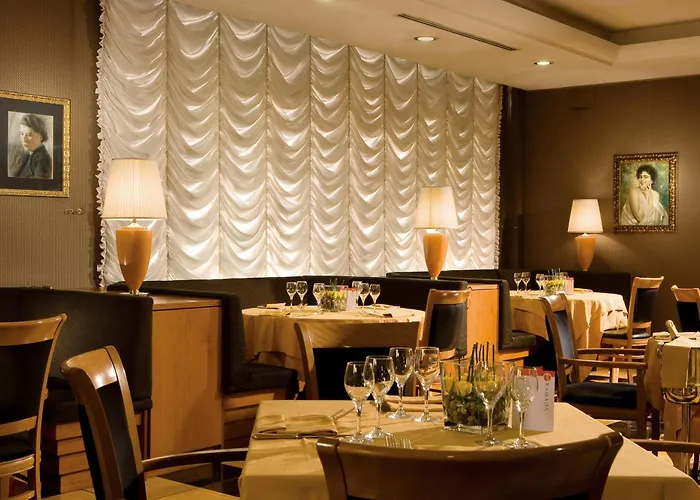 Ramada By Wyndham Naples Hotel