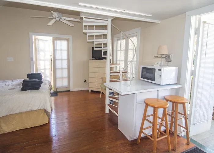 Duval House - Adult Only Bed & Breakfast Key West