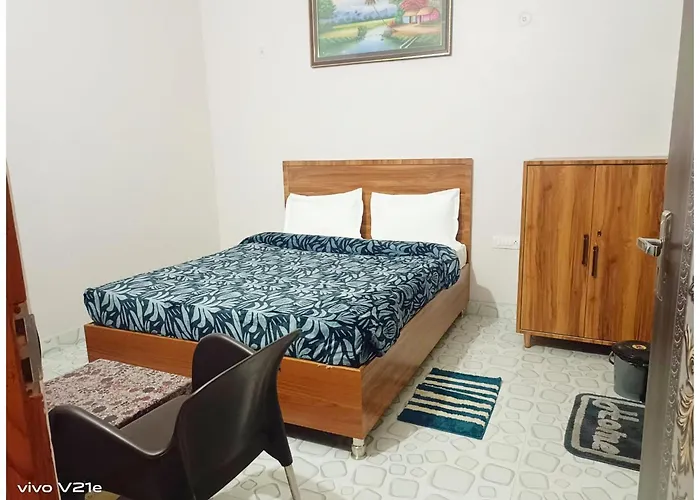 Hotel !! Anand - Palace Near Banaras Railway Station - Offers Budget Rooms With Wi-Fi Facility - A Comfort Stay Guest House In Varanasi