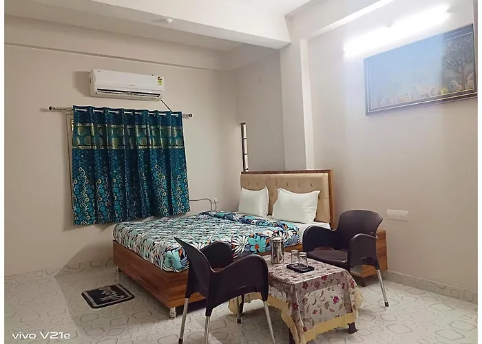 Hotel !! Anand - Palace Near Banaras Railway Station - Offers Budget Rooms With Wi-Fi Facility - A Comfort Stay Guest House In Varanasi