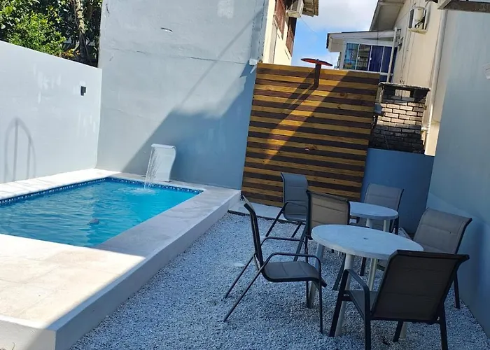 Hostel De Niko Bombinhas