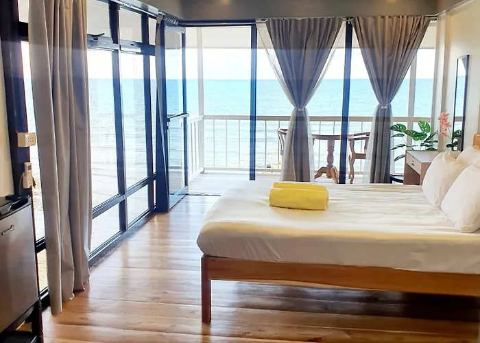 Casita Del Mar Palawan - Beachfront Room Puerto Princesa