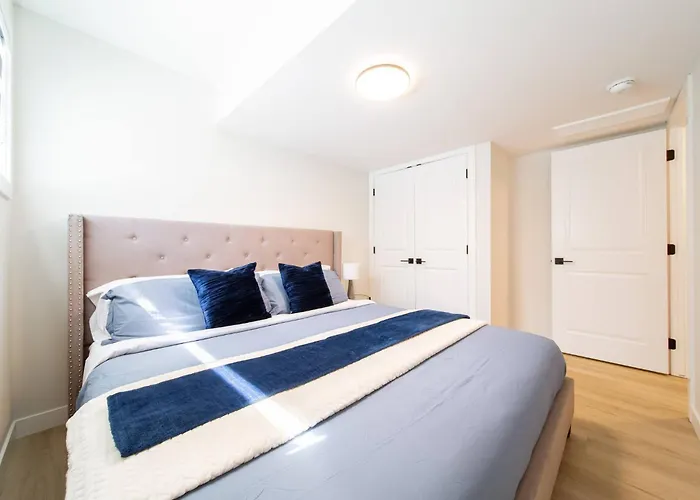 Royalbluebsmtsuite/Kingbed/Freeparking/Netflix Edmonton