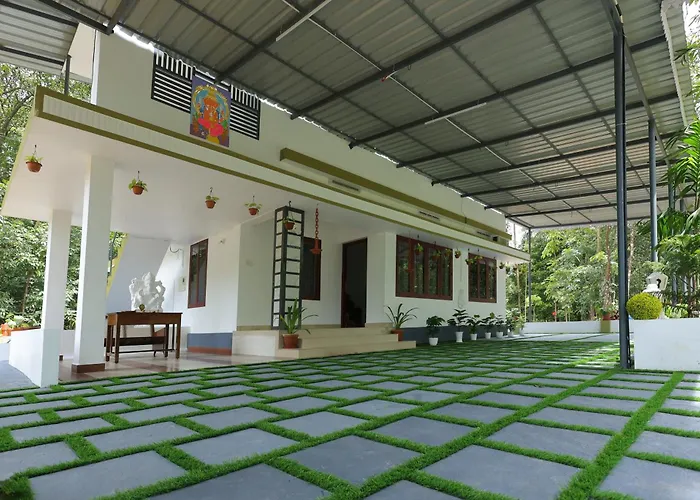 Ganesha Homestay, Cochin, Near Paniyeli Poru Waterfalls Malayattur