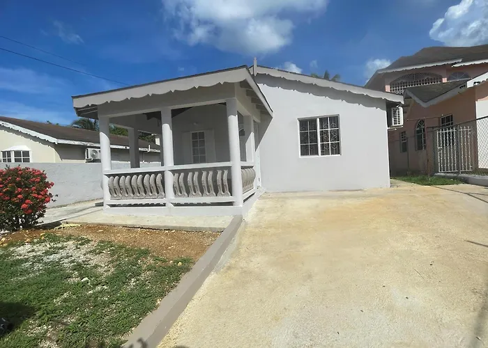 Bogue Paradise Bungalow Montego Bay