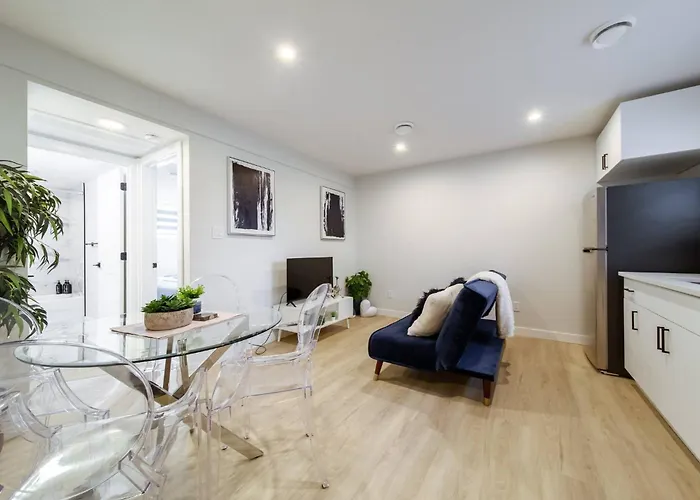 Royalbluebsmtsuite/Kingbed/Freeparking/Netflix Edmonton