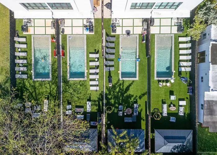 Parisian Vibe In Design District Miami With Private Pool Bbq Spacious Backyard