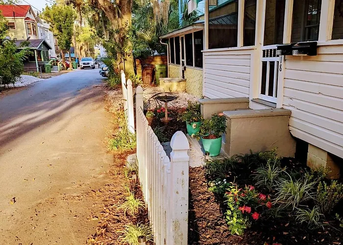 Historic District Downtown 3 Bedroom Apt With Porches St. Augustine