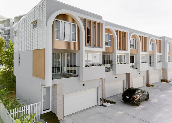Luxury Hope Island Retreat Apartment Gold Coast