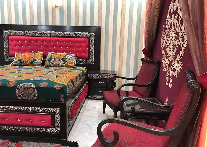 Nomi Prince Lahore