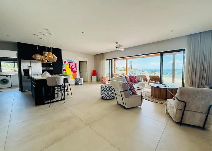 Skyline & Seaview Penthouse Apartment Tamarin