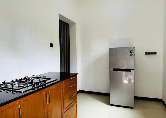 Charming House In Galle By Beach
