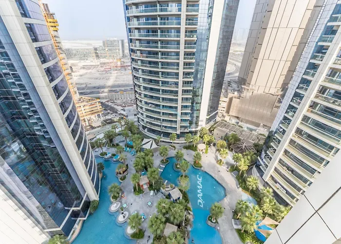 Prime Business Bay Stay, Near Dubai Mall And Burj Khalifa With Easy Metro Access, Damac Towers By Paramount B, Business Bay By Deluxe Holiday Homes