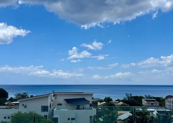Skyline & Seaview Penthouse Apartment Tamarin
