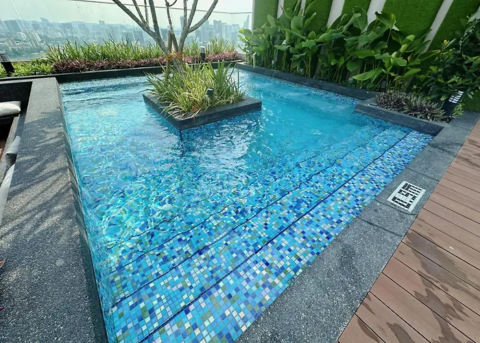 Kl Sentral Monorail 4 Pax Kuala Lumpur, Sky Pool Family Merdeka 118 Nice View