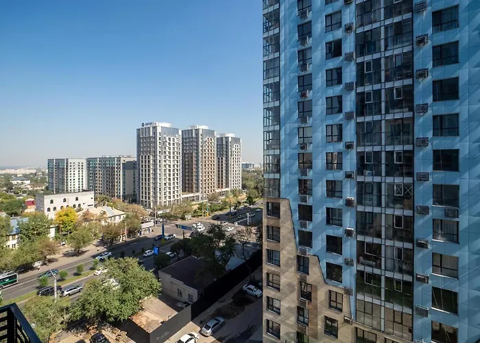 Комфортная Евродвушка У Проспекта Абая, Рядом С Метро Apartment Almaty