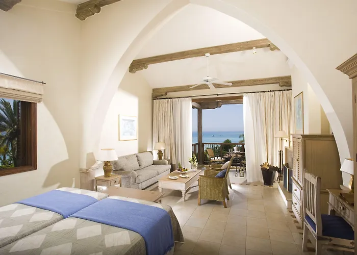 Columbia Beach Resort Pissouri