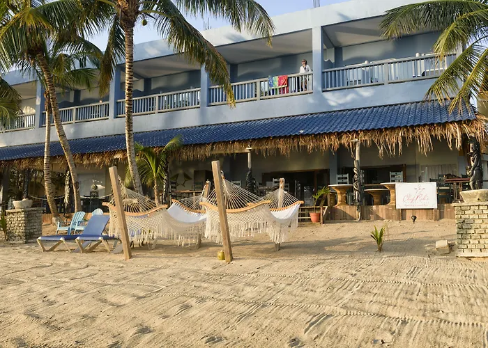 Parrot Cove Lodge Hopkins