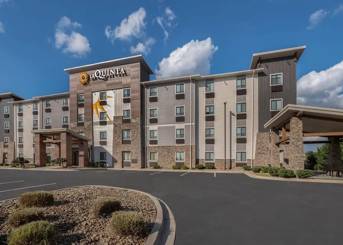La Quinta Inn & Suites By Wyndham Greenville Woodruff Rd