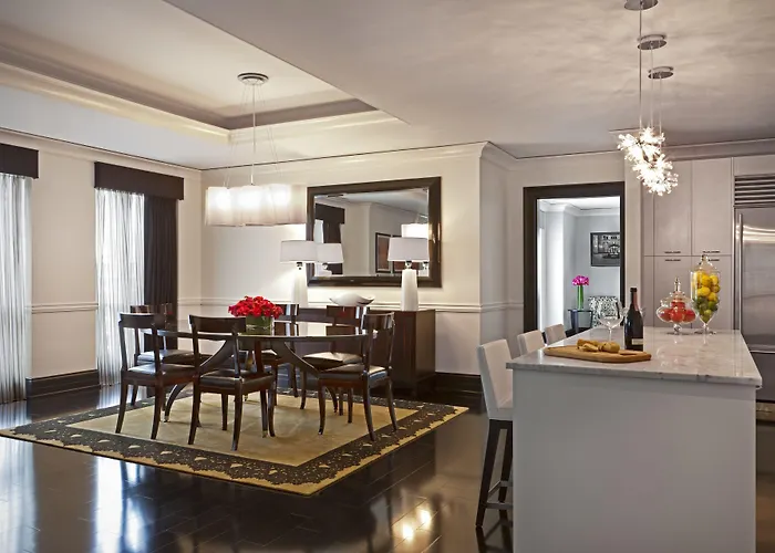 Waldorf Astoria Chicago Hotel