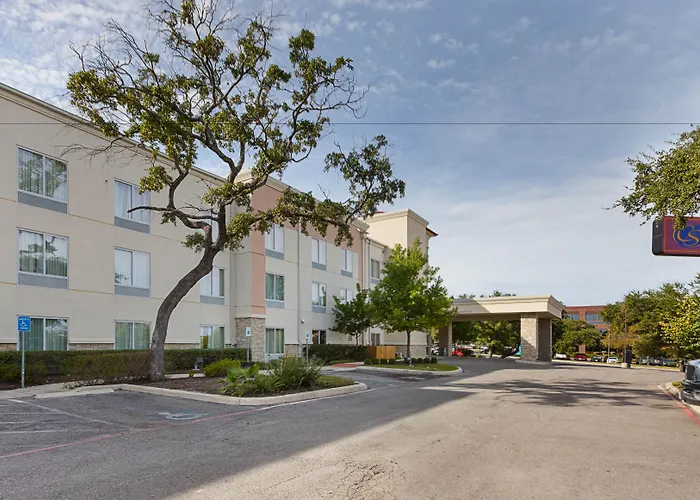 Comfort Suites Medical Center Near Six Flags San Antonio
