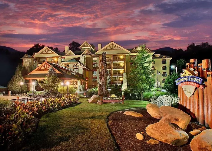 Bearskin Lodge On The River Gatlinburg