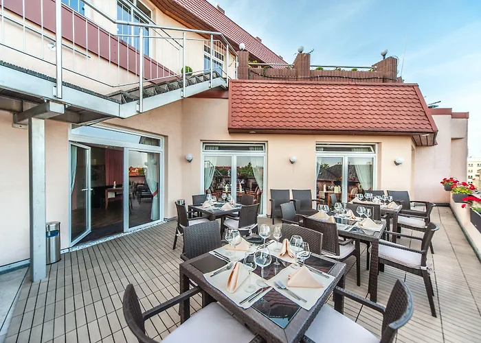 Skyhotelgwarna Legnica